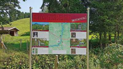 Schild am Eingang ins Wertachtal Nesselwang Allgäu