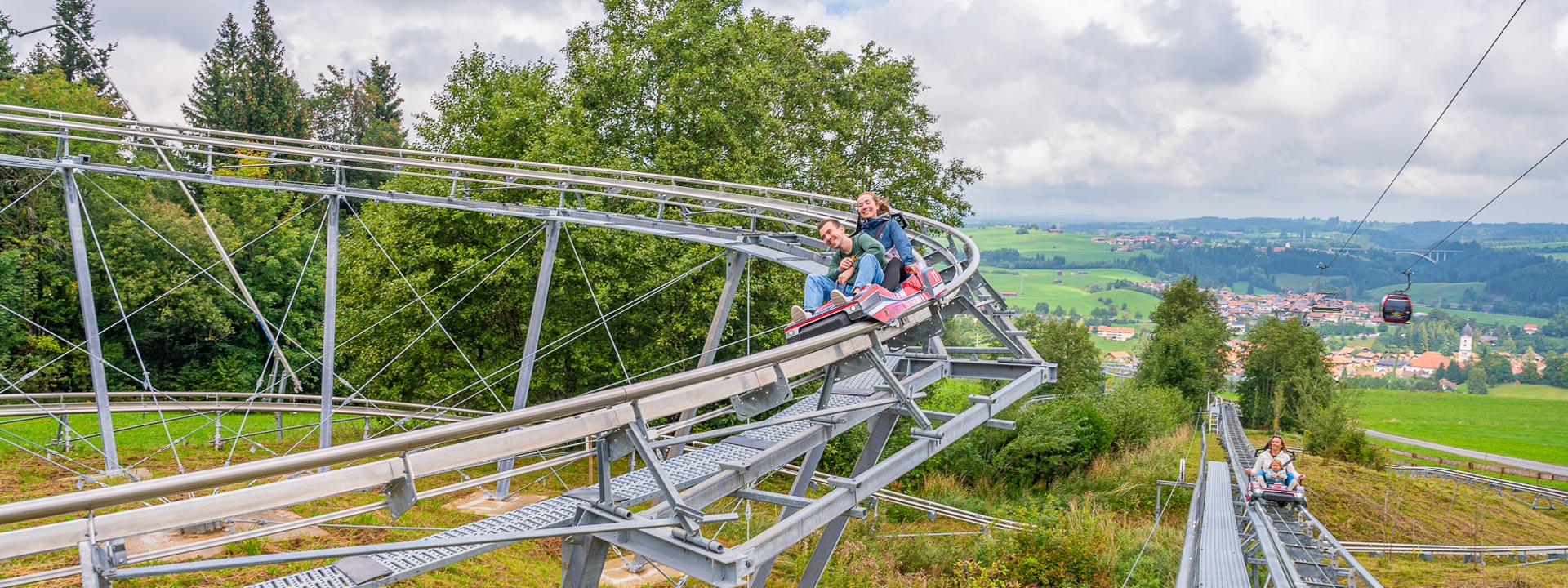 Rasante Fahrt im Kreisel