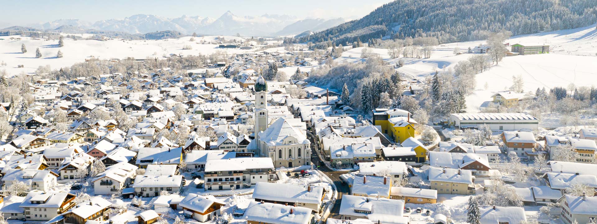 Winterliche Luftaufnahme Nesselwang im Allgäu